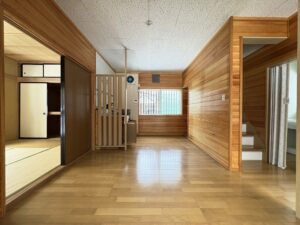  (居間)