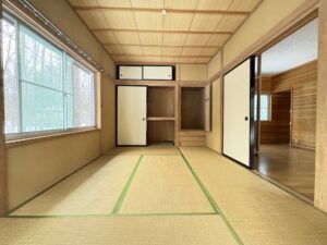 1階和室6帖 (寝室)